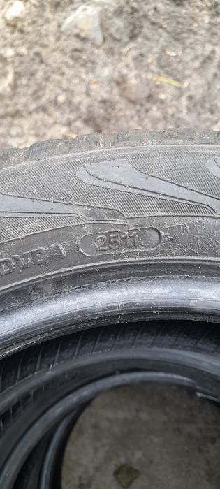 Продам старі покришки.