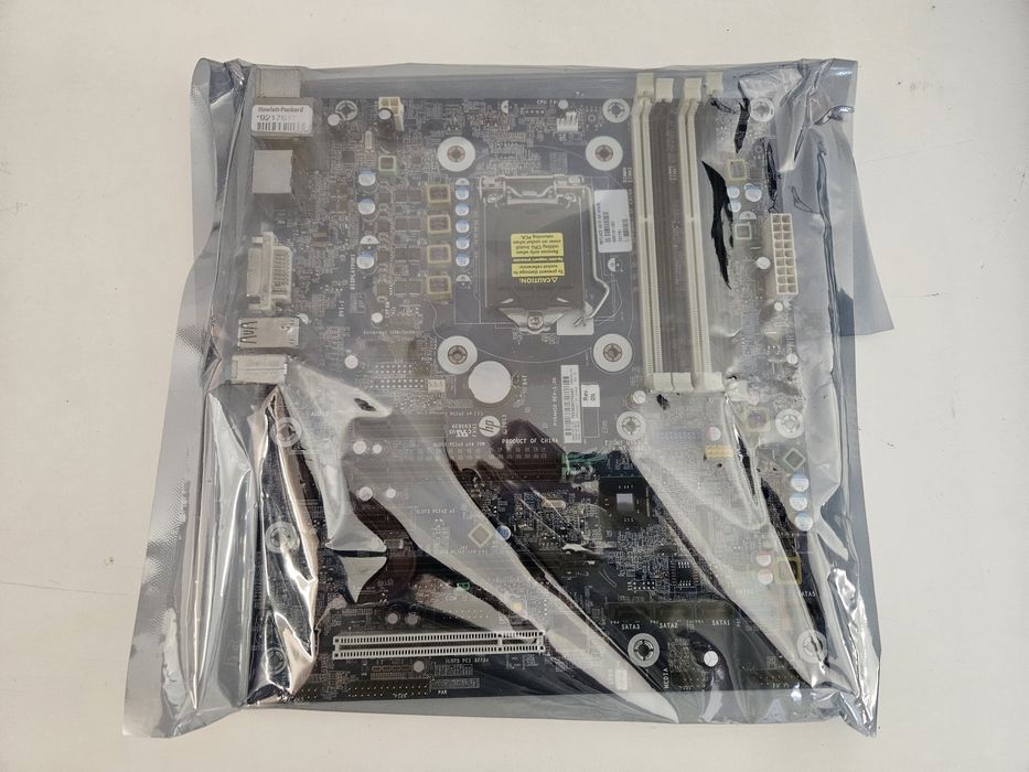 Vendo Mainboard p/ HP z230 PN:698113.001