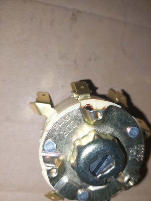 Sprzedam nowa stacyjka zapłonu rama/silnik simson s51 ddr