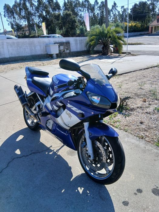 Vendo moto Yamaha R6 em perfeito estado