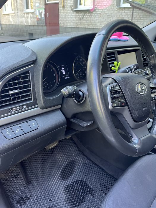 Автомобіль Hyndai