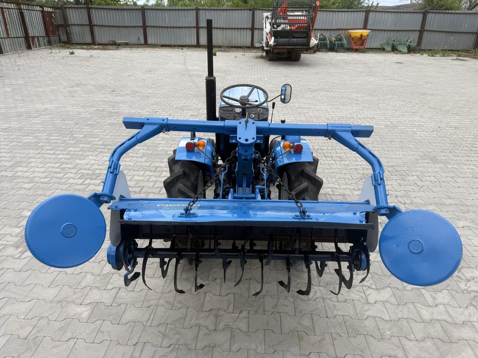 Японський трактор Mitsubishi D1550