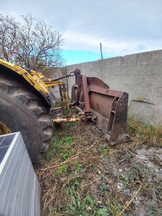 Фронтальний навантажувач К-702, погрузчик КІРОВЕЦЬ, К-700, з лопатою