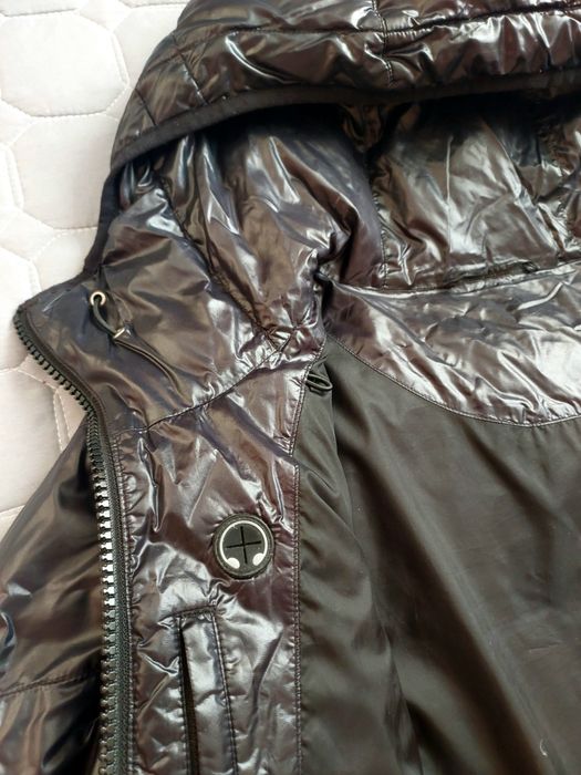 Жіноча глянцева пухова куртка