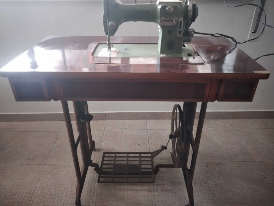 Máquina Costura OLIVA