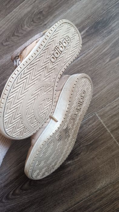 Фірмові Adidas 36 розмір. Адідас