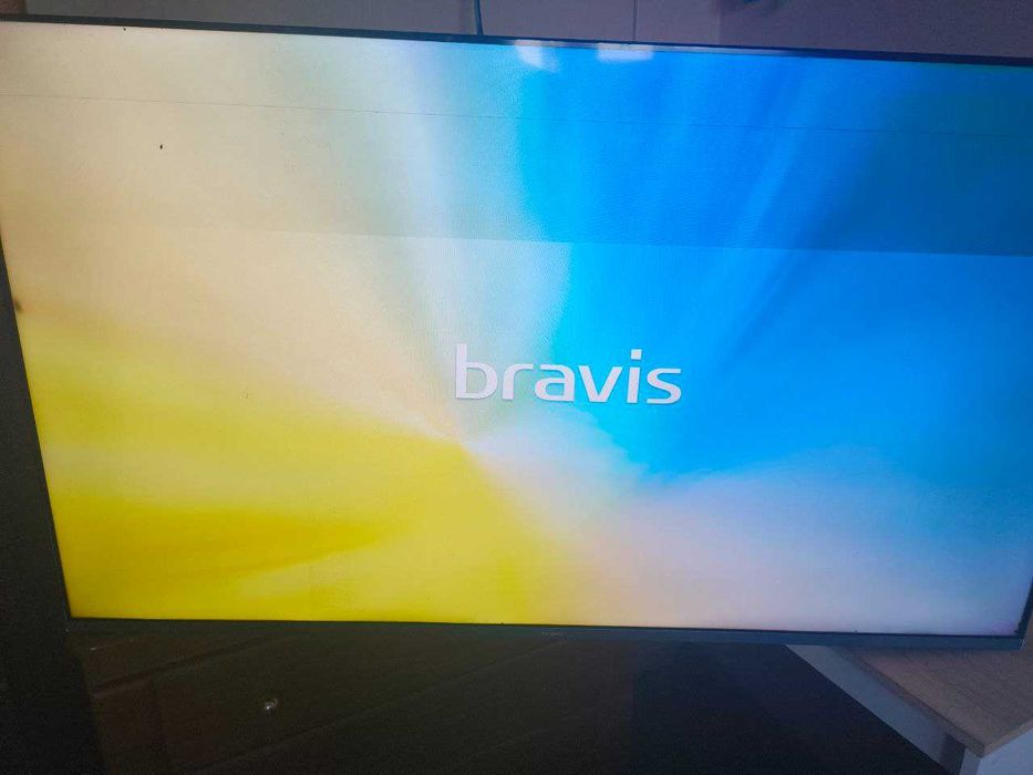 Bravis UHD-50M8000 Smart + T2