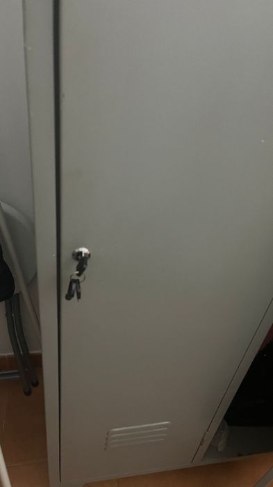 Vendo cacifo de 3 portas urgente