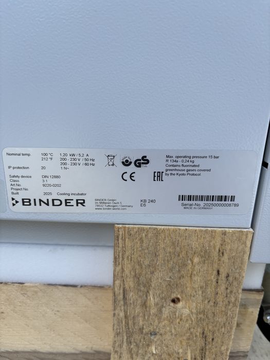Cieplarka z chlodzeniem Binder KB 240
