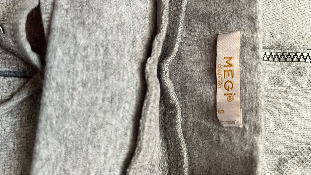 Bluza z kapturem Converse i spodniczka Megi