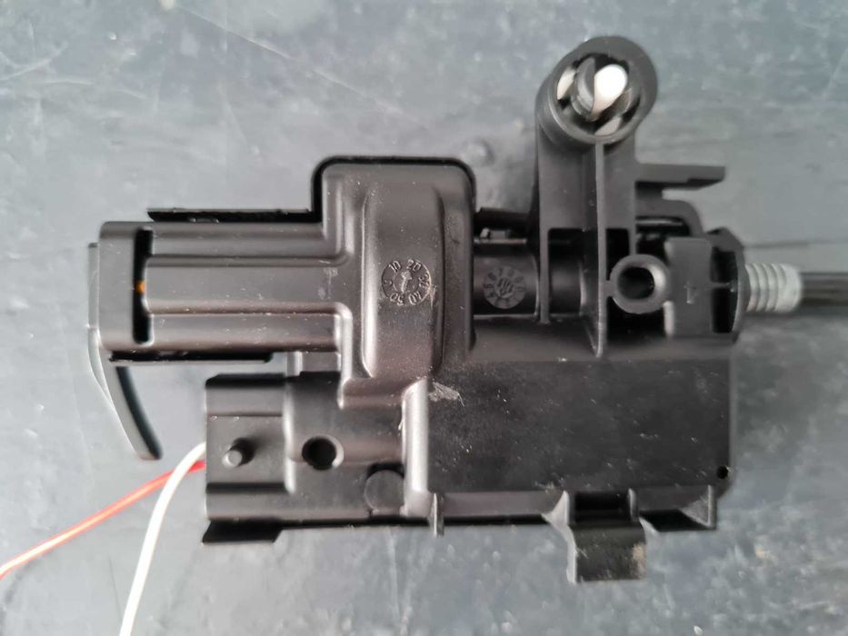 Привід замка кришки бензобака Renault Scenic 3 / Рено Сценік