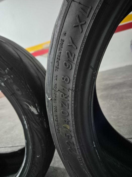 2x Pneus Federal 595 RS-PRO 225/40R18 usados