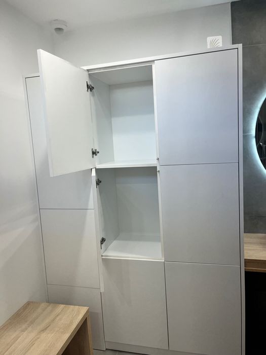 Móvel com divisões