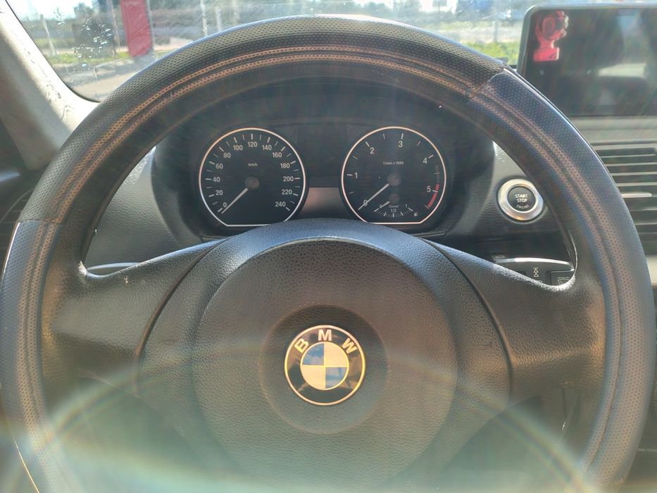 BMW  116D 1.9 equipado com android auto