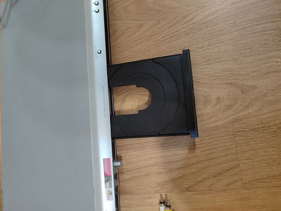 DVD відео програвач samsung model R376KD