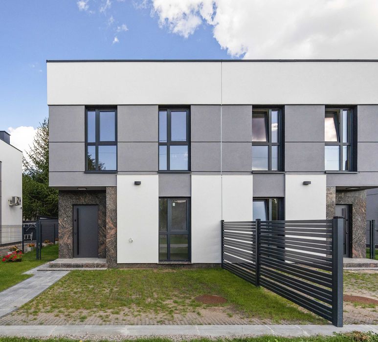 Nowy dom 97 m² . 5 pokoi . 3 łazienki . 2 km od Warszawy