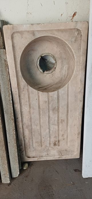 Banca em antiga em marmore