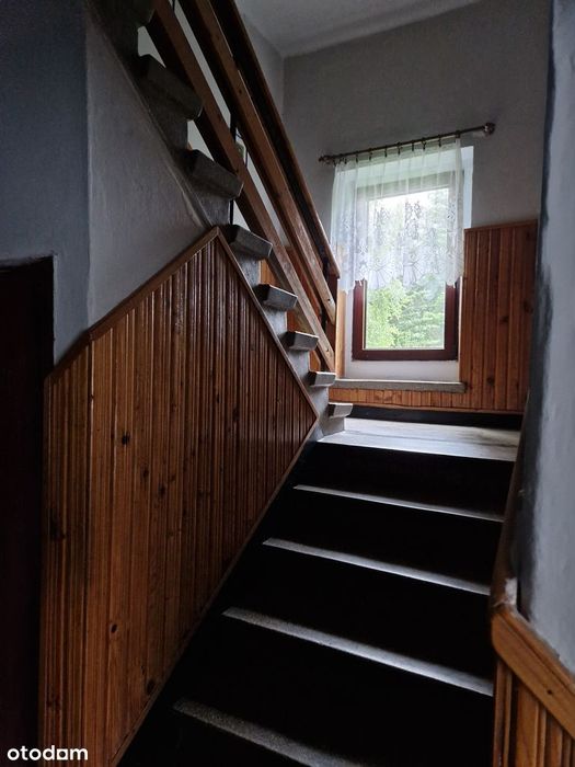 Dom z piwnicą , garażem i dużym ogrodem