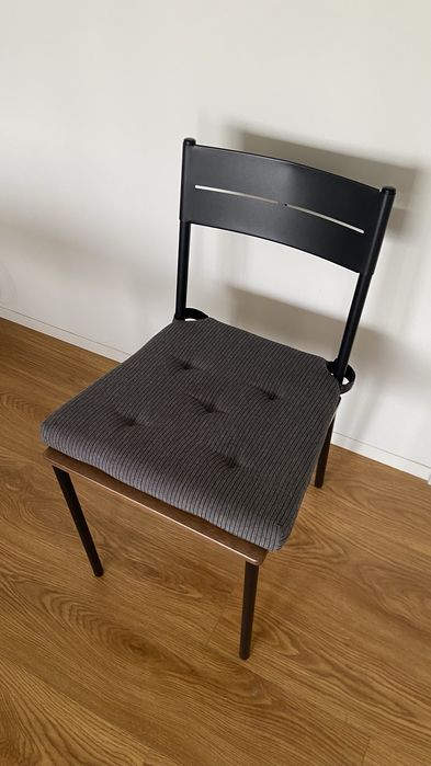 Conjunto de mesa e cadeiras IKEA