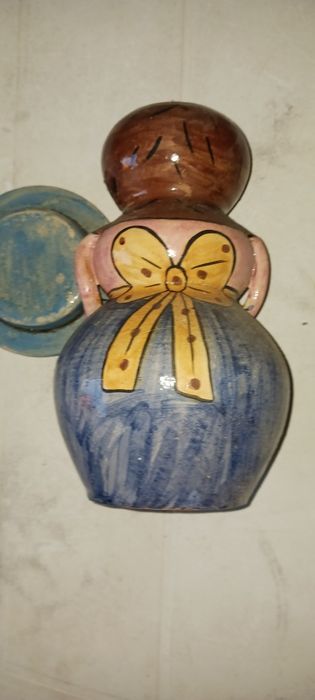 Boneca de olaria (32 cms)