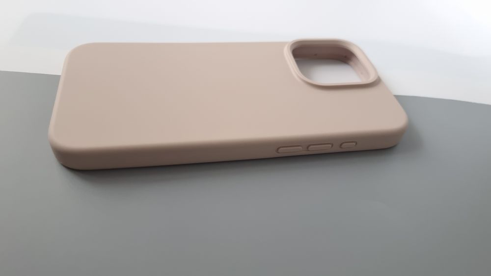 Etui z płynnego silikonu do iPhone 16 Pro Max (6,9