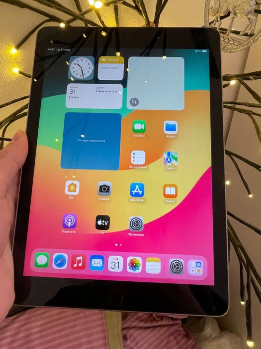 iPad 6 32gb працює