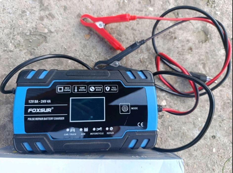 Зарядний пристрій для акумулятора Foxsur  12V-8A/24V-4A