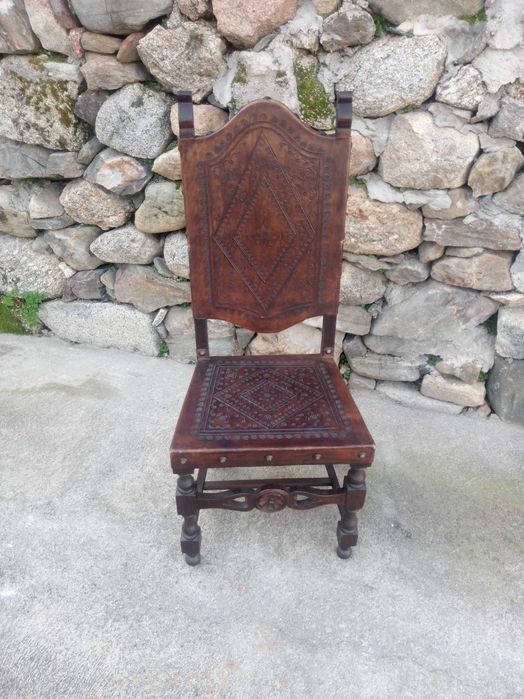 7 cadeiras em bom estado