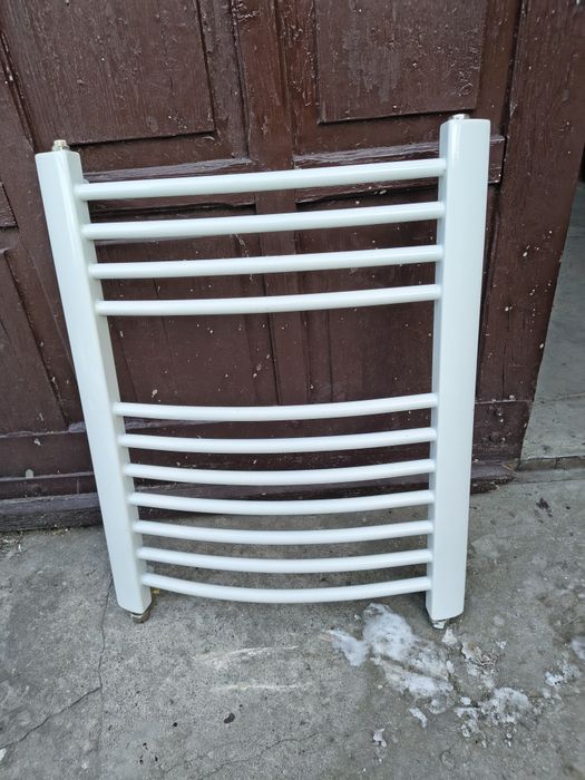 Grzejnik łazienkowy z termostatem Ferro