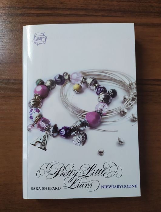 Zestaw książek Pretty Little Liars Sara Shepard (tomy I-IV)