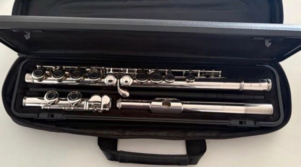 Flauta Transversal Yamaha YFL 221