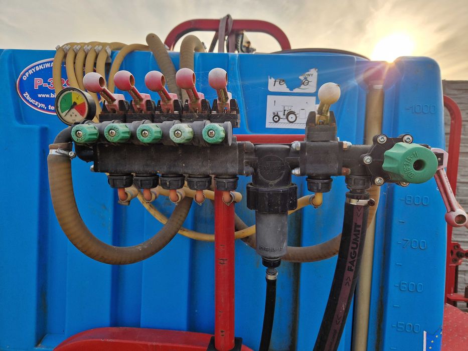 Opryskiwacz 1000 l.