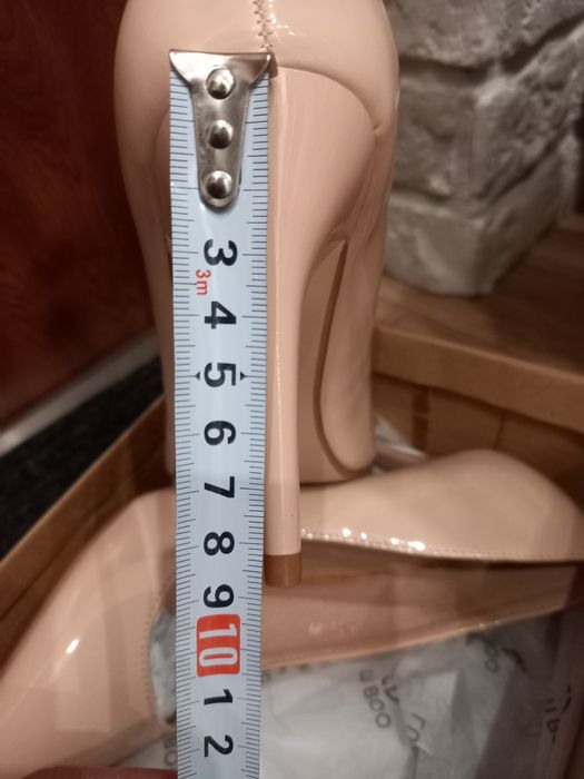 Czułenka beżowe r 36