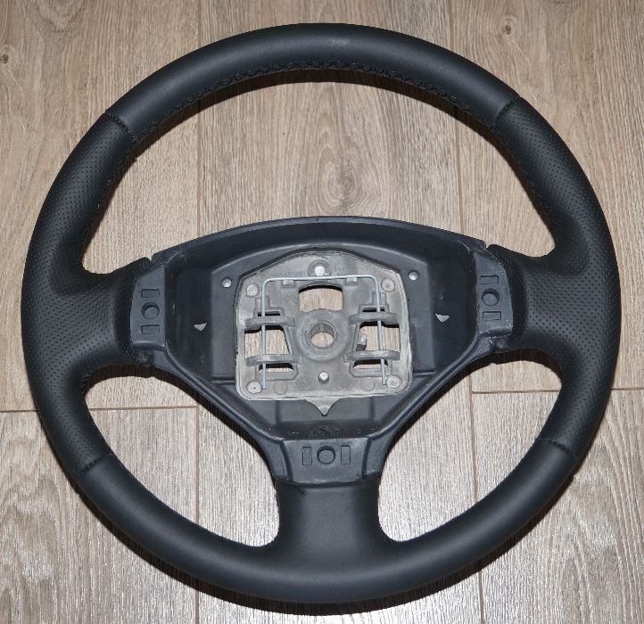 Kierownica Peugeot 308 Kierownica 5008 Kierownica 3008 Nowa skóra