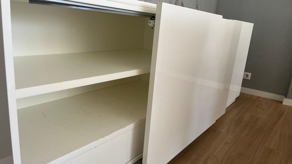 Móvel aparador com arrumação
