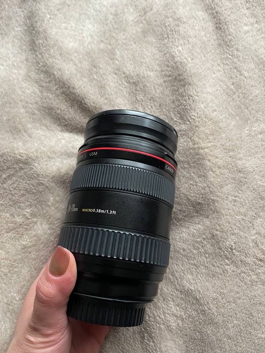 Canon EF 24-70mm f/2.8L USM