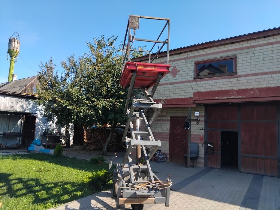 Підйомник ножиці, вантажопідйомник