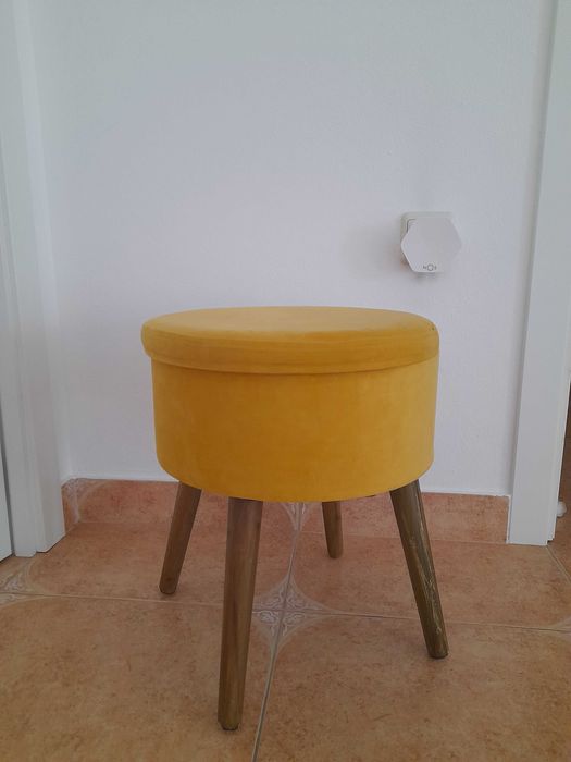 Banco de apoio e arrumação