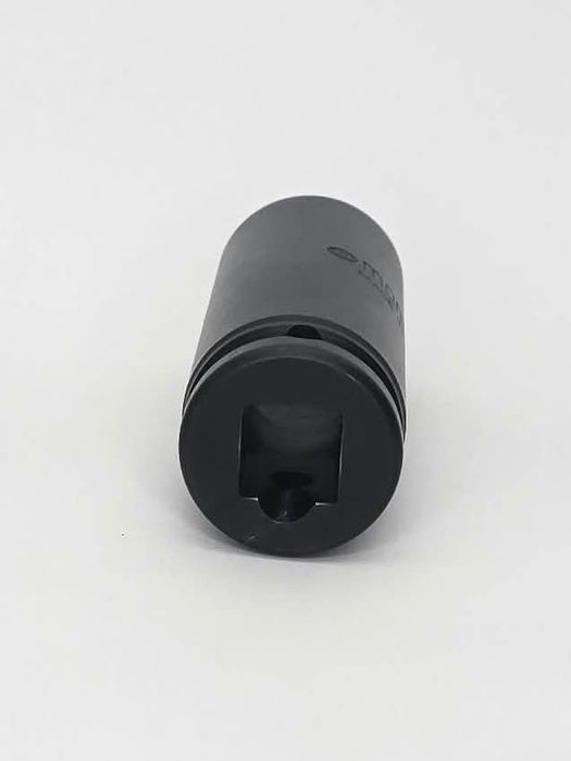 Momento nasadka udarowa rozmiar 21 mm 1/2" 6-kątna długa klucz nasadowy 

Stan używany bardzo dobry, znikome ślady używania, sprawna.