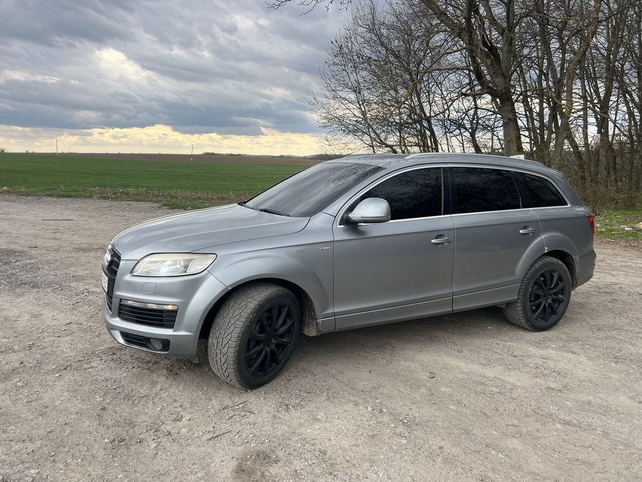 Продам Ayді Q7..