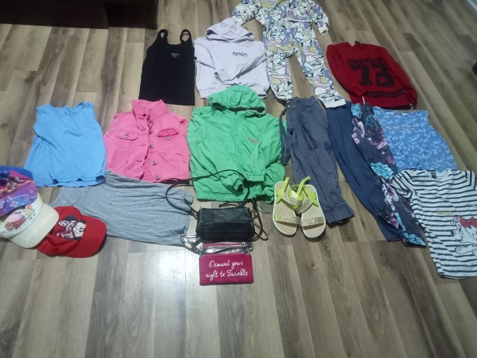 Ubrania dla dziewczynki 134 140