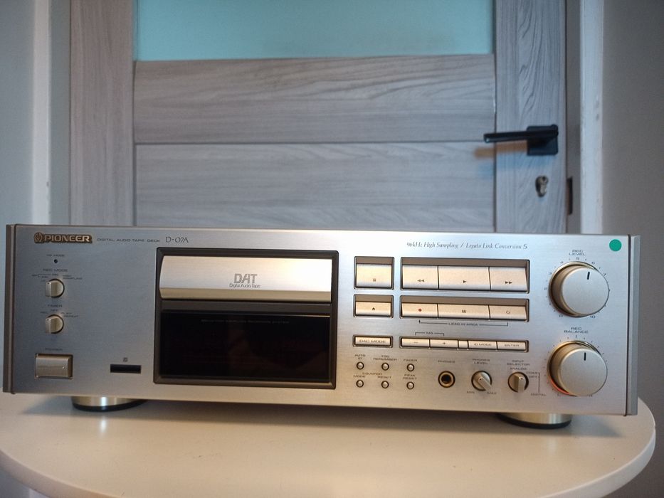 Sprzedam Pioneer DAT 07A