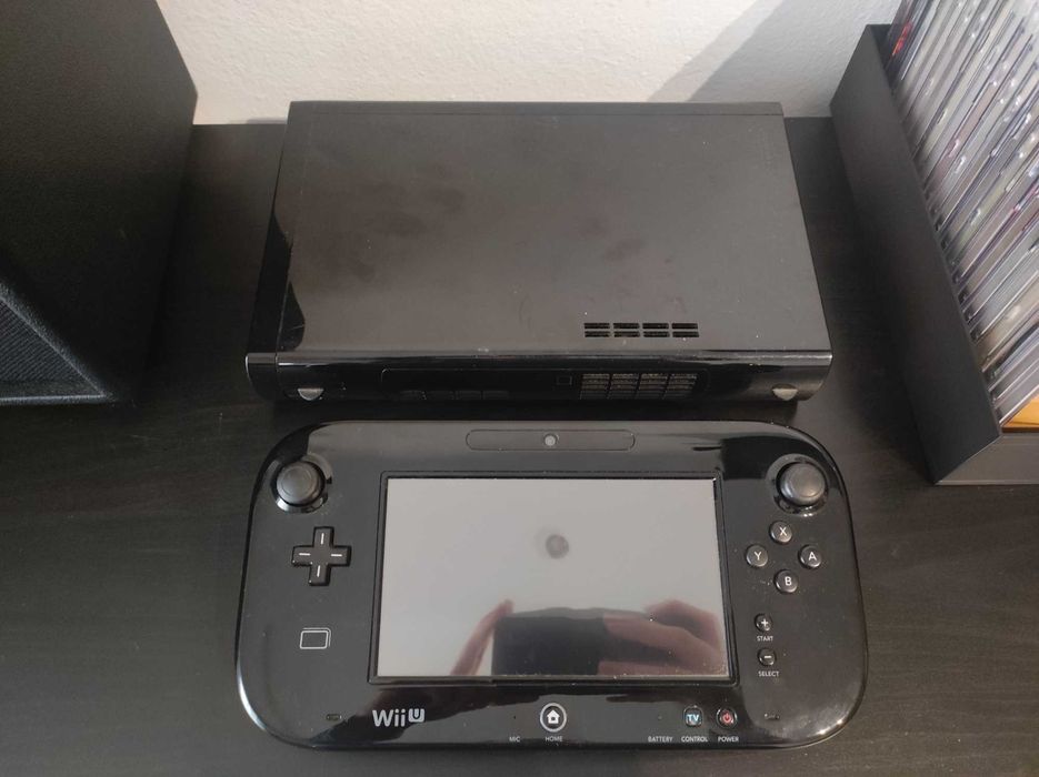 Nintendo Wii U 32GB Desbloqueada (com cabos originais)