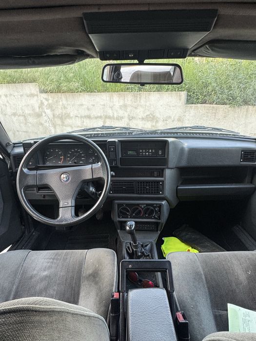 Alfa Romeo 75 , 1.6 carburadores
