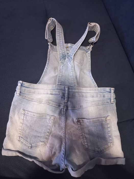 Spodenki ogrodniczki jeansowe 128