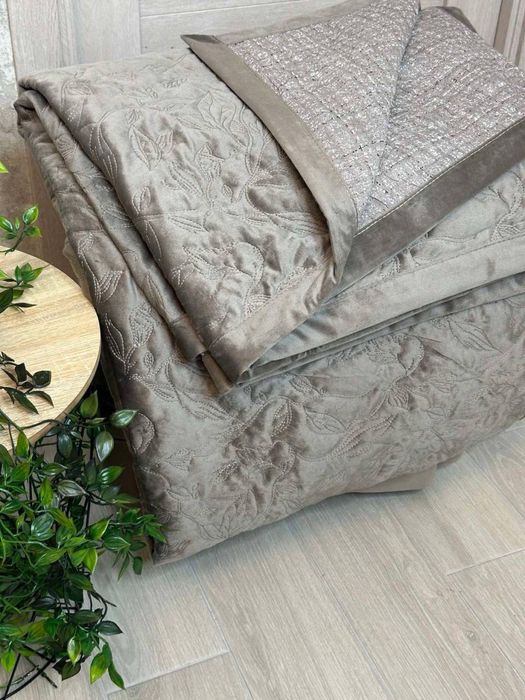 Покривало двостороннє стьобне