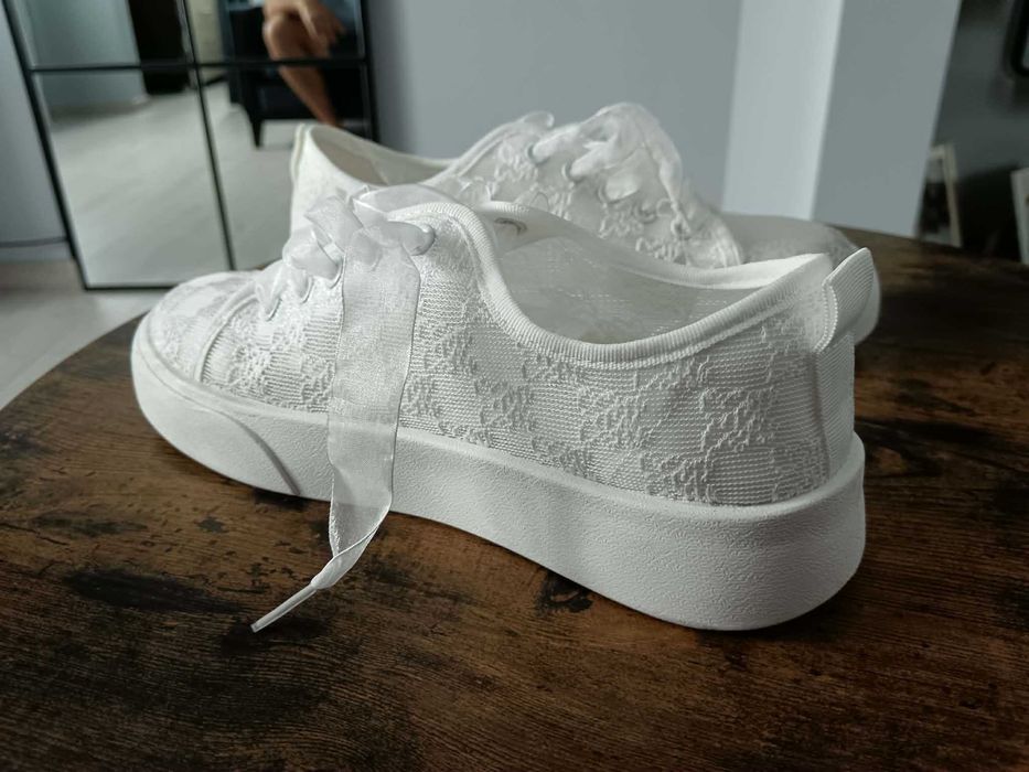 Sprzedam suknię i buty ślubne