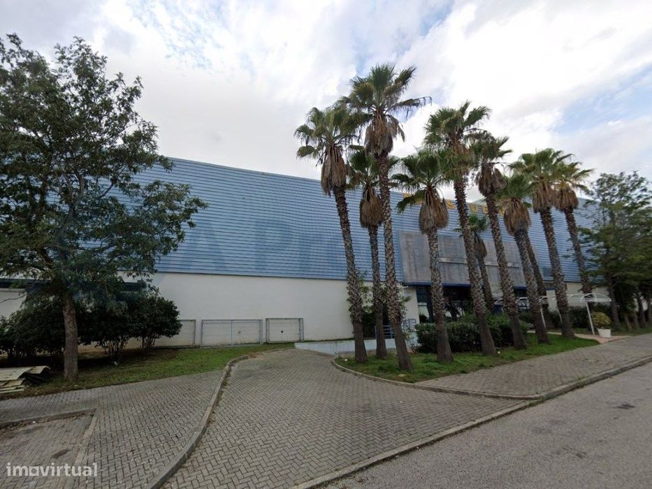 Prédio em propriedade total para atividade comercial