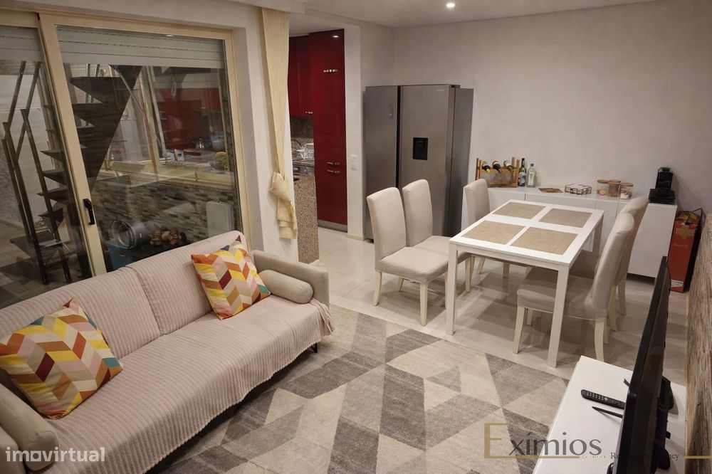 Moradia térrea V3 remodelada,  junto ao Metro na Póvoa de Varzim