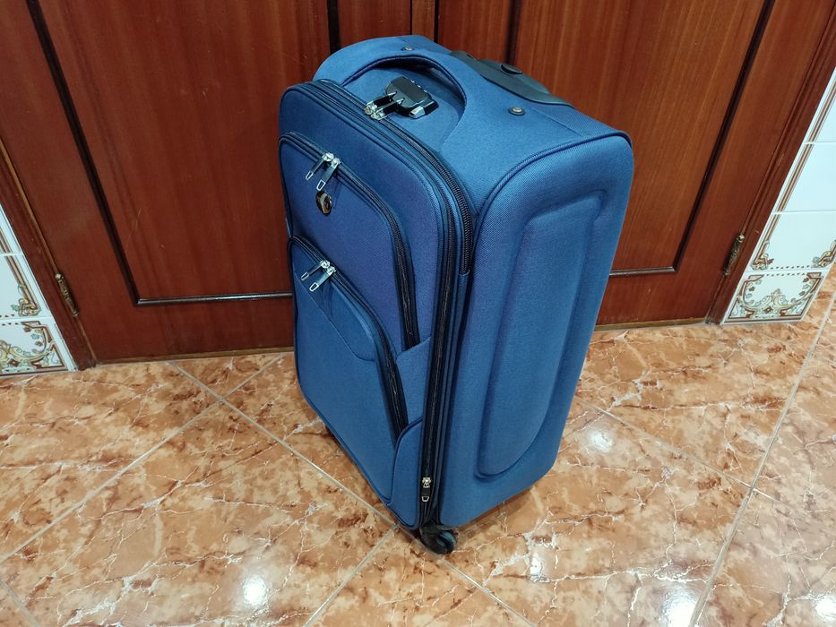 Mala malas de porão até 23 kg viagem casa quarto apartamento vivenda.
